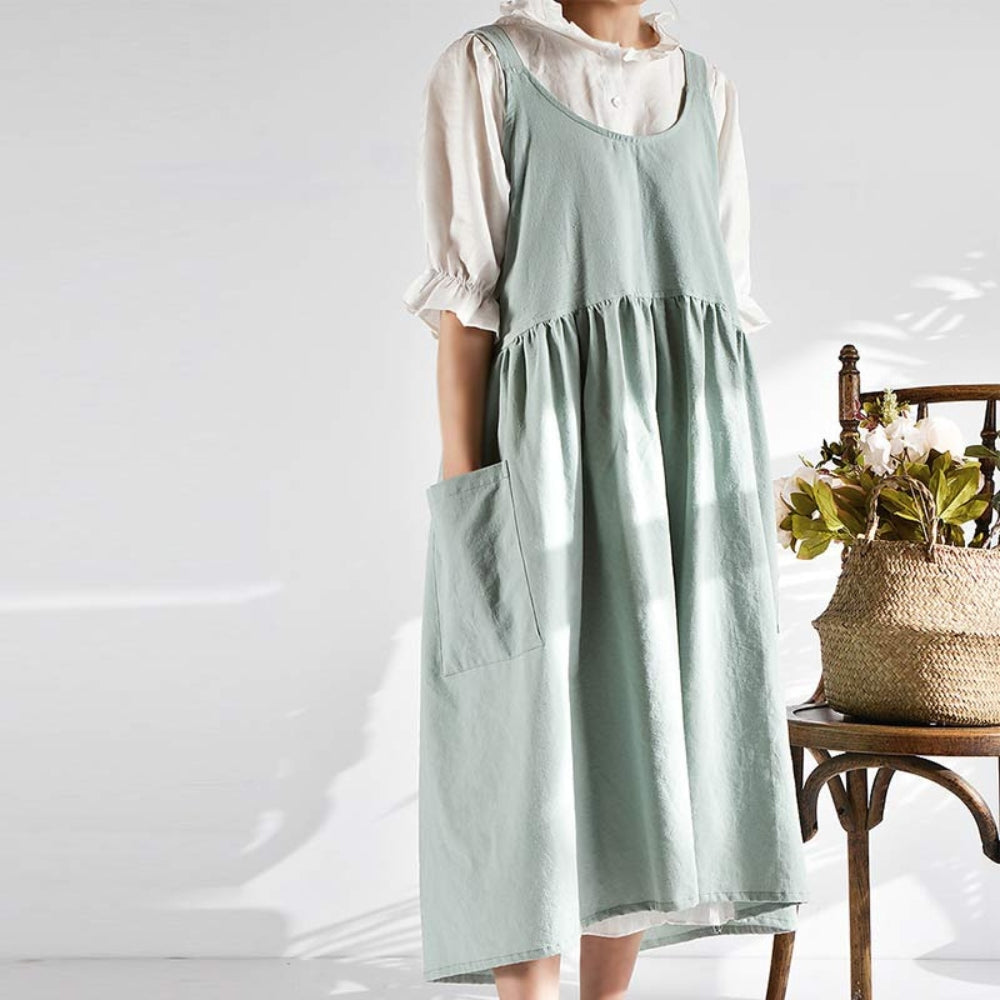 Cross-Back Apron With Pockets 3