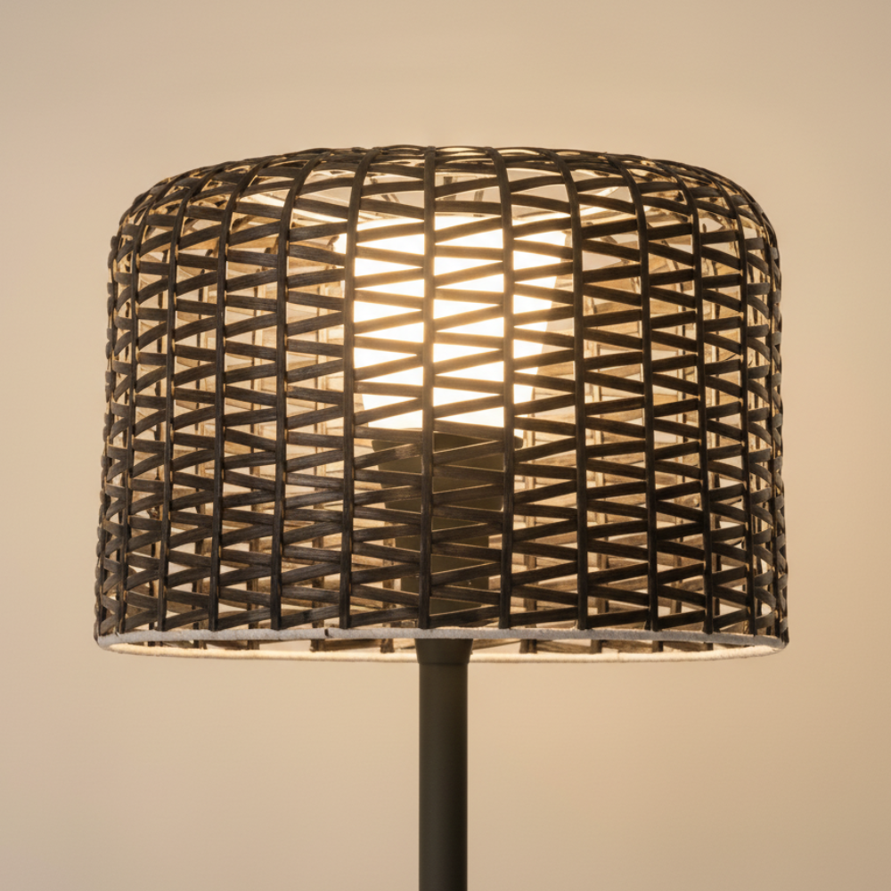 Elegant | Solar Garden Lights with Integrated LED & Waterproof Rattan Design for Stylish Outdoor Ambiance