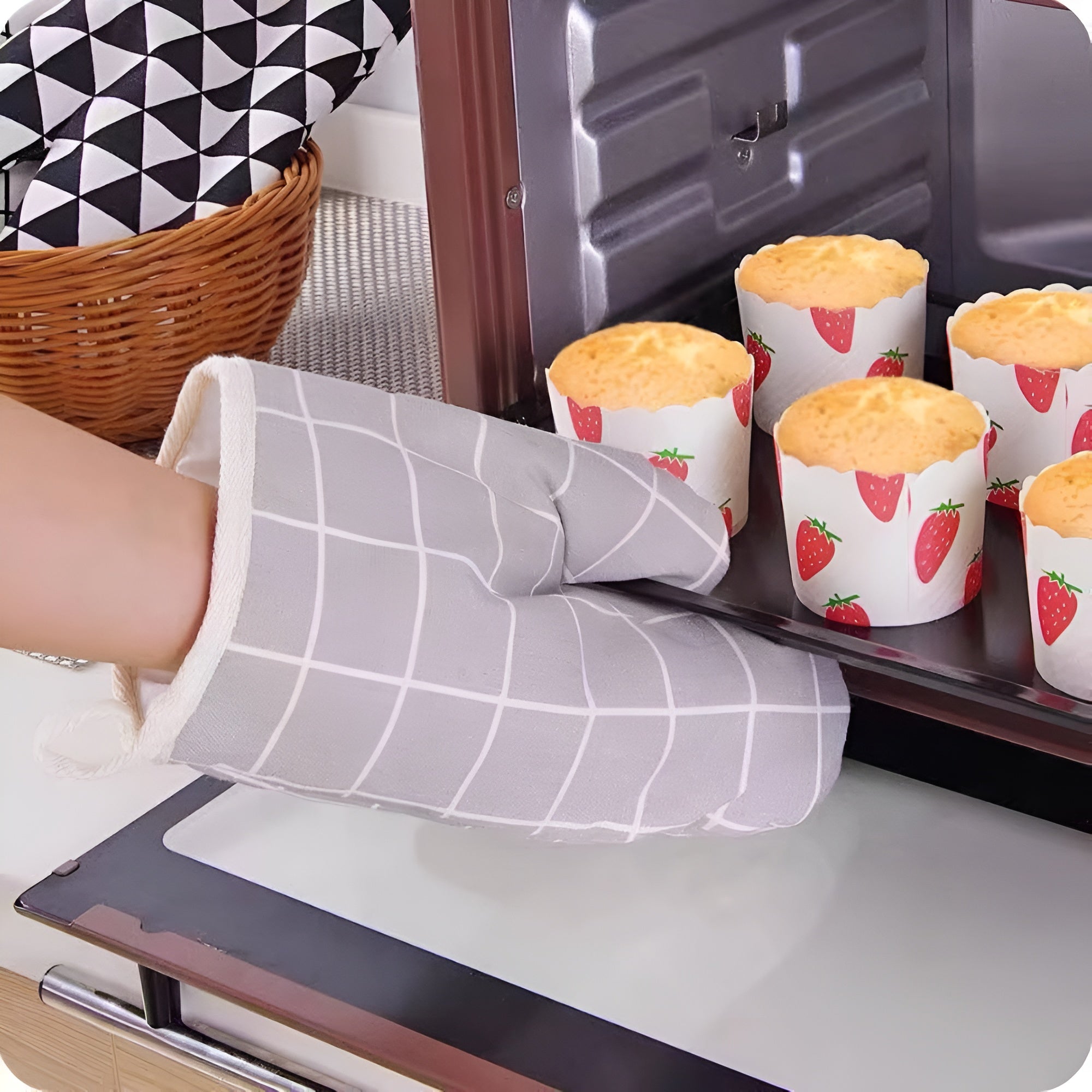 Heatproof Grid Pattern Kitchen Mitts 4