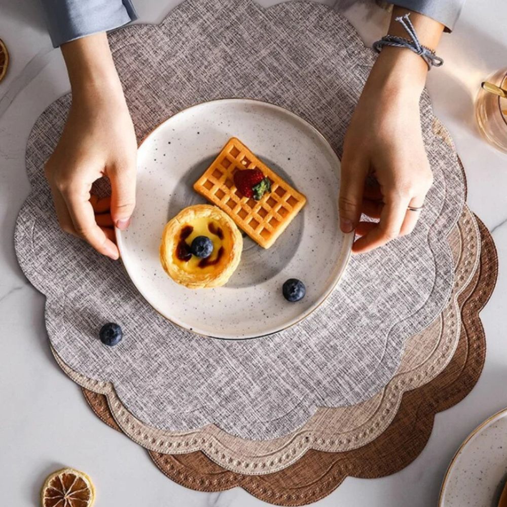 Scalloped Waterproof Placemat 2