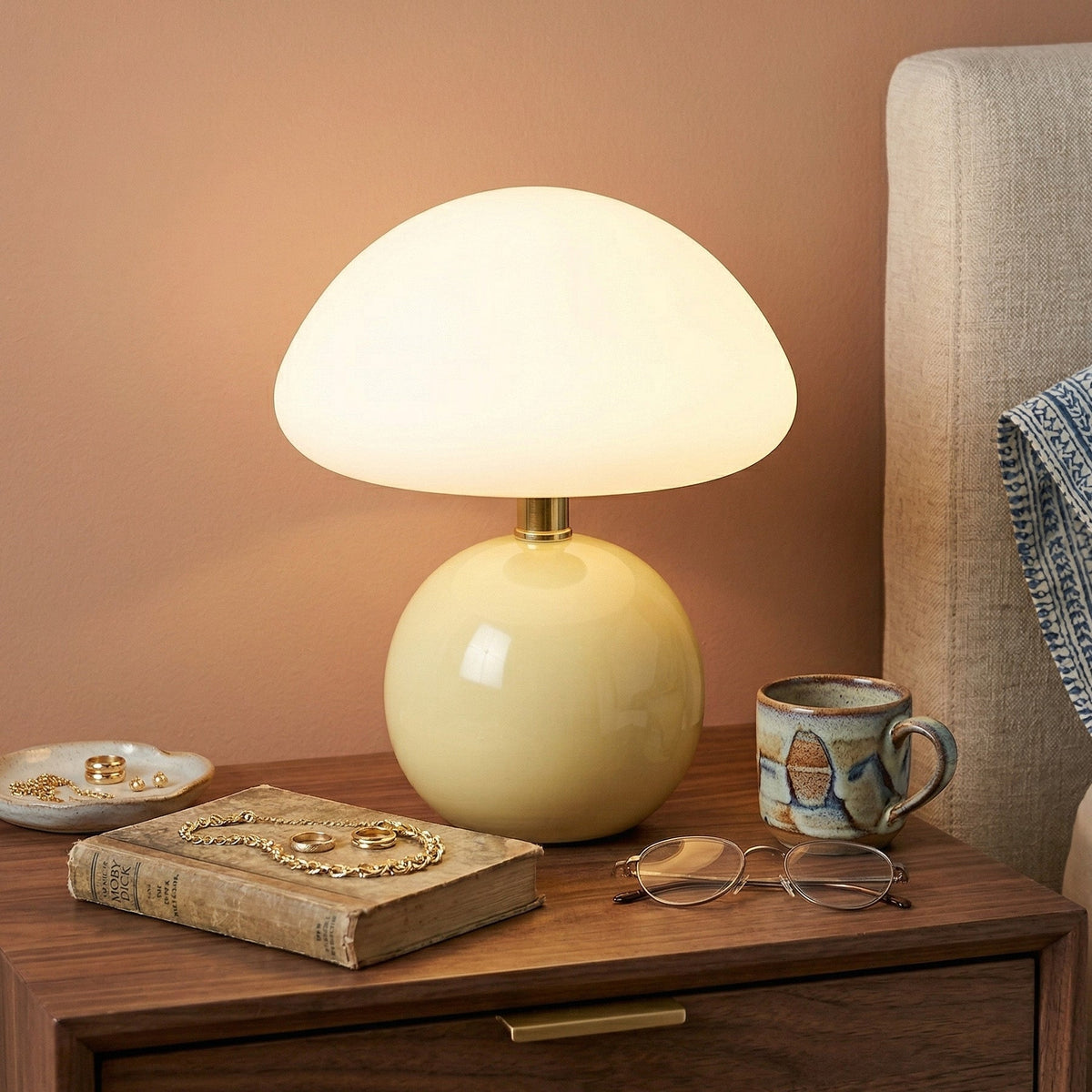 Solara | Mid-Century Modern Decorative Lamp with Warm Ambient Light | Compact Design for Cozy Spaces