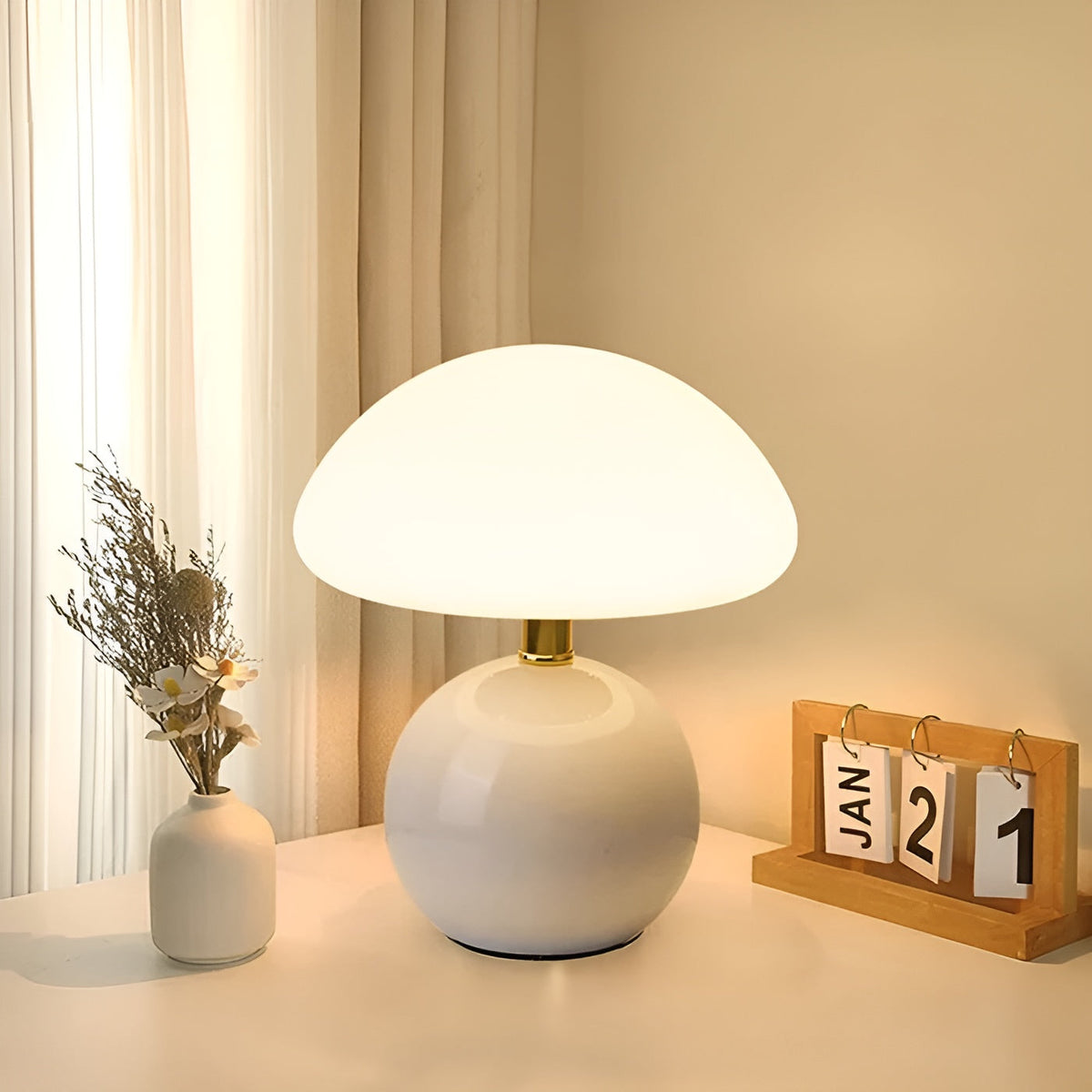 Solara | Mid-Century Modern Decorative Lamp with Warm Ambient Light | Compact Design for Cozy Spaces