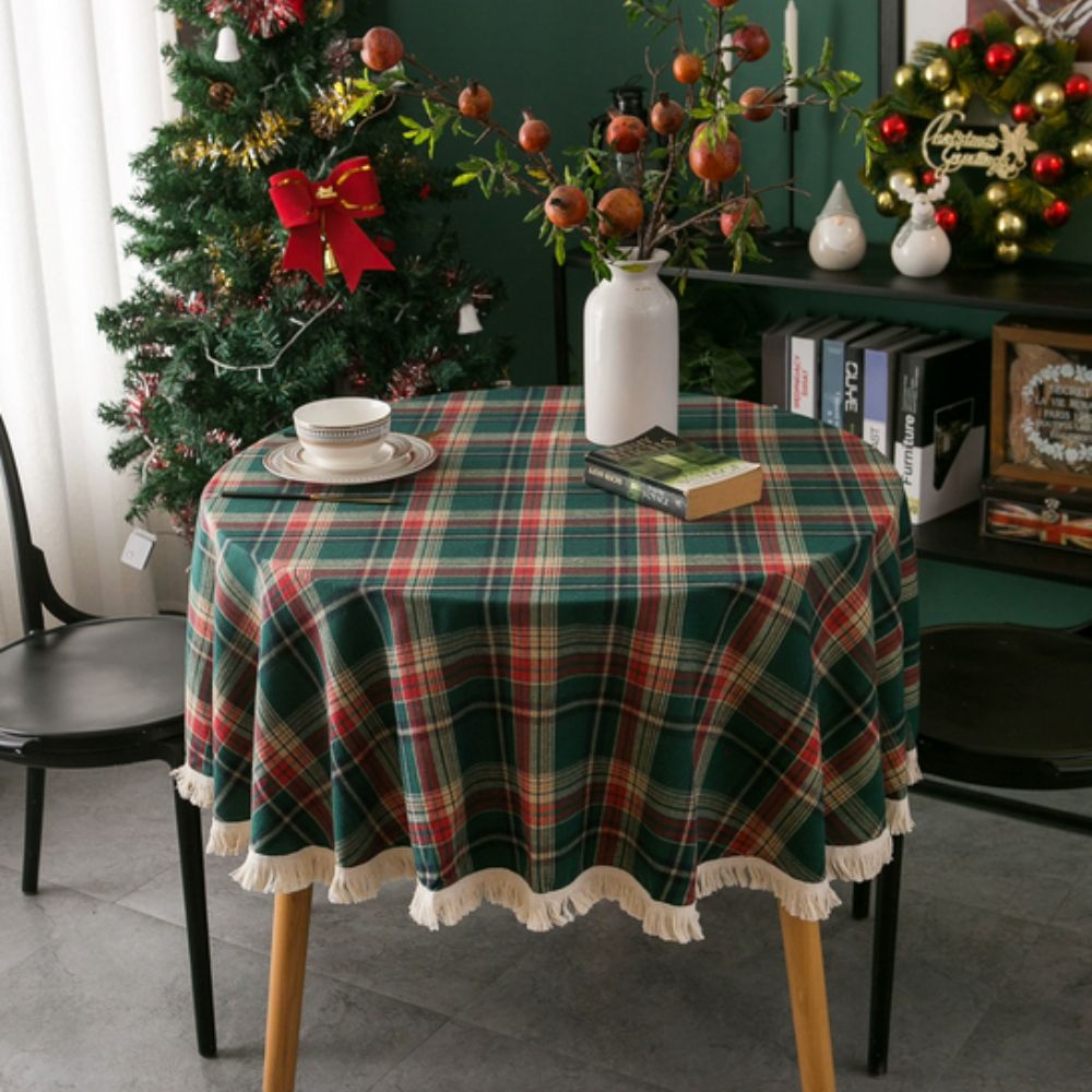 Vintage Holiday Plaid Round Tablecloth 0