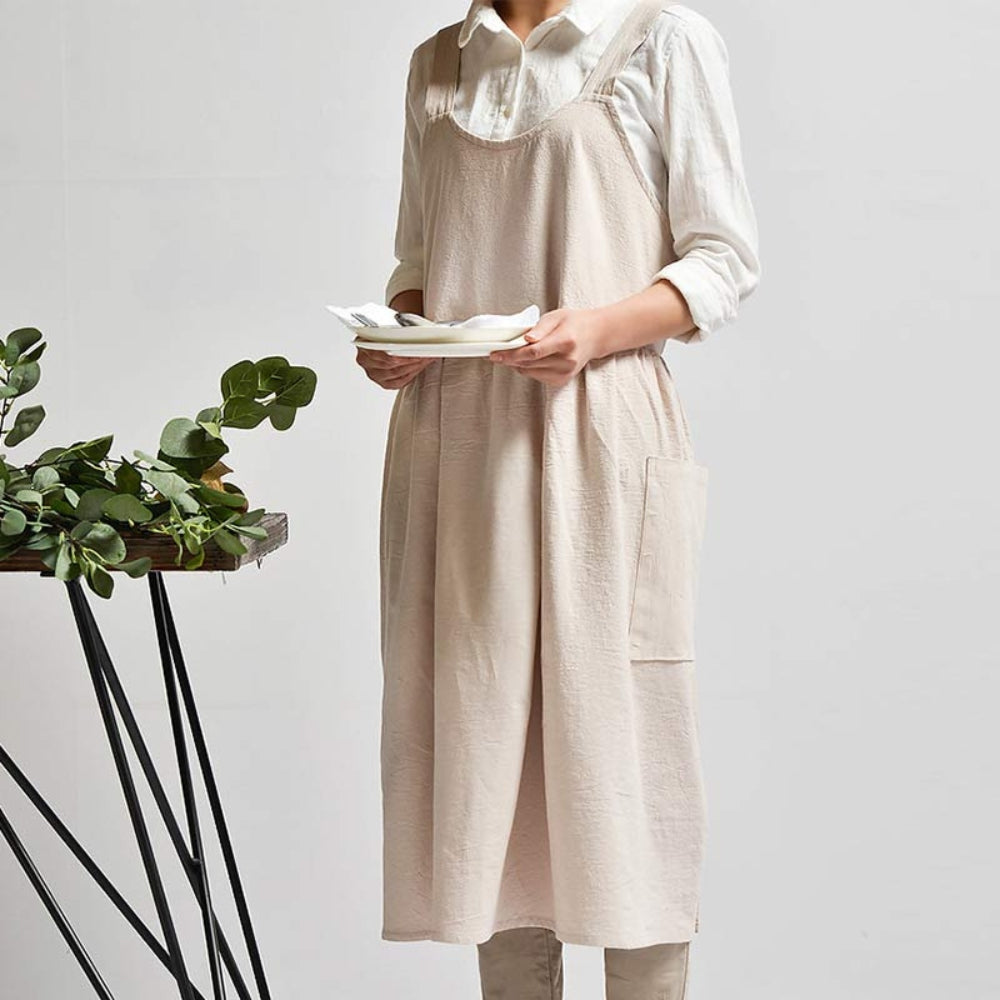 Cross-Back Apron With Pockets 2