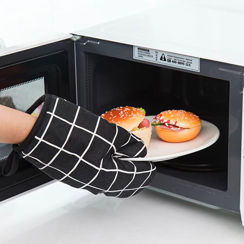 Heatproof Grid Pattern Kitchen Mitts 2