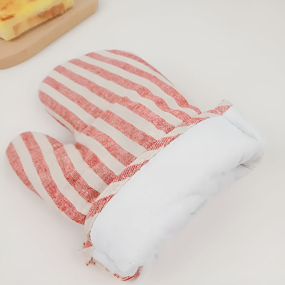 Premium Striped Heat-Resistant Oven Mitt 2