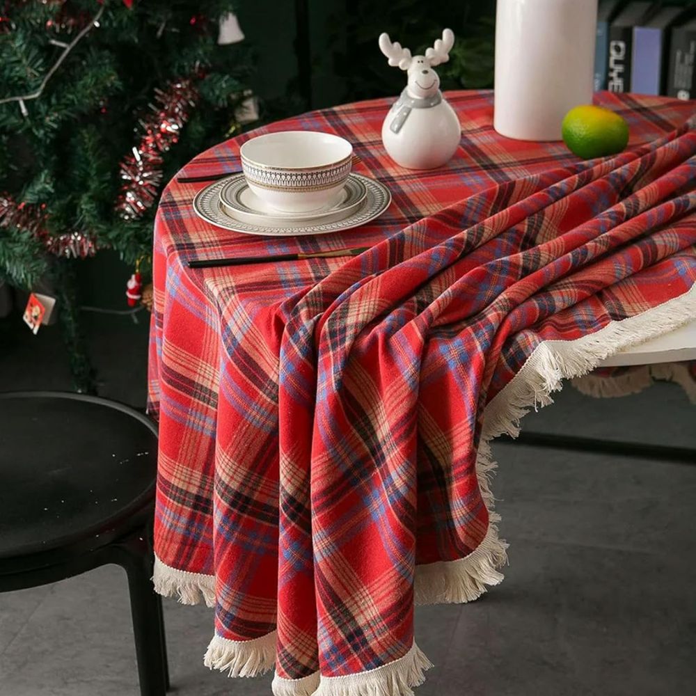 Vintage Holiday Plaid Round Tablecloth 4