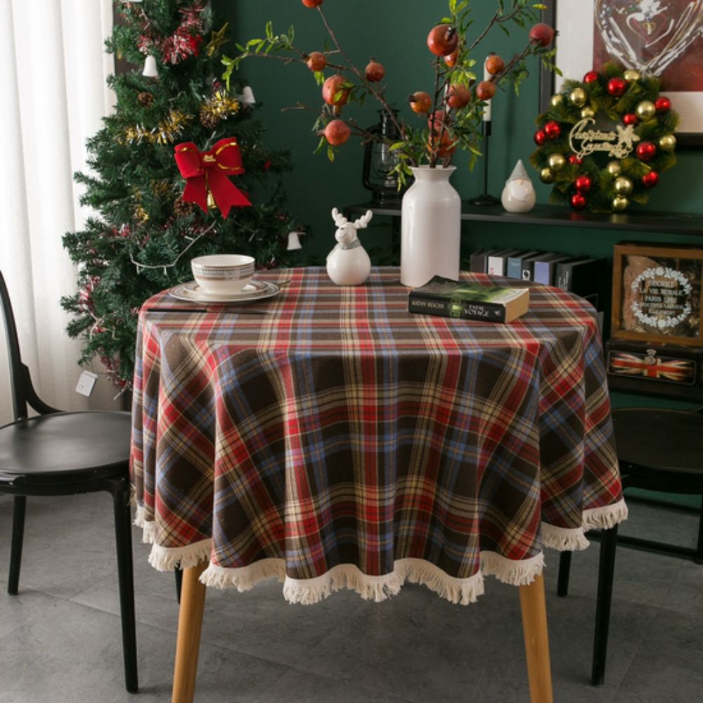 Vintage Holiday Plaid Round Tablecloth 5